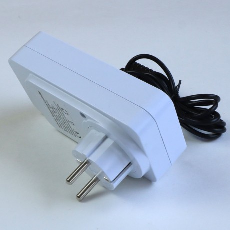 Регулятор влажности и температуры в розетку Bitok T04