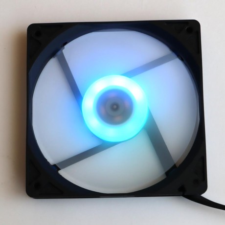 Вентиляторы ARGB низкопрофильные 12020 управляемые 120 мм c подсветкой черные