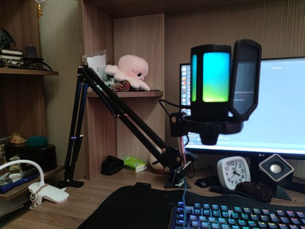 Микрофон Fifine Ampligame A6T с пантографом